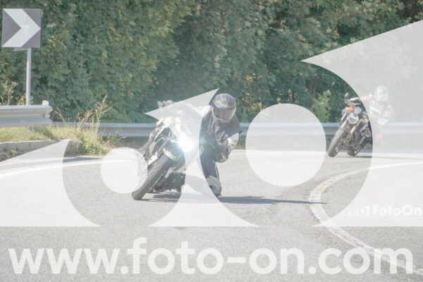<h1 class="product-title">thumb_FF104401</h1>