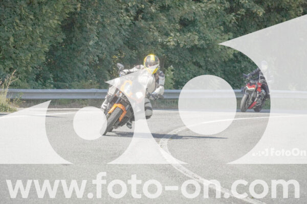 <h1 class="product-title">thumb_FF104409</h1>