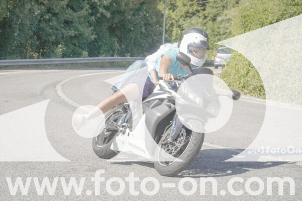 <h1 class="product-title">thumb_FF104457-1</h1>