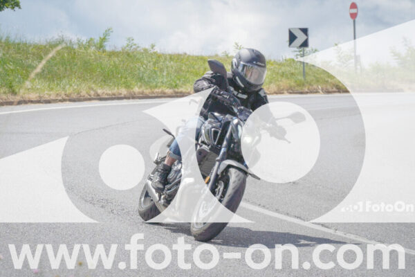 <h1 class="product-title">thumb_FF104460</h1>