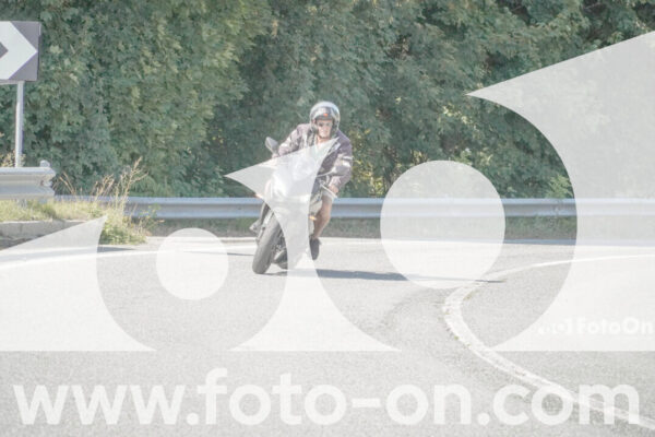 <h1 class="product-title">thumb_FF104476</h1>