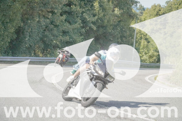 <h1 class="product-title">thumb_FF104489</h1>