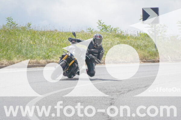 <h1 class="product-title">thumb_FF104523</h1>