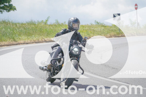 <h1 class="product-title">thumb_FF104556</h1>