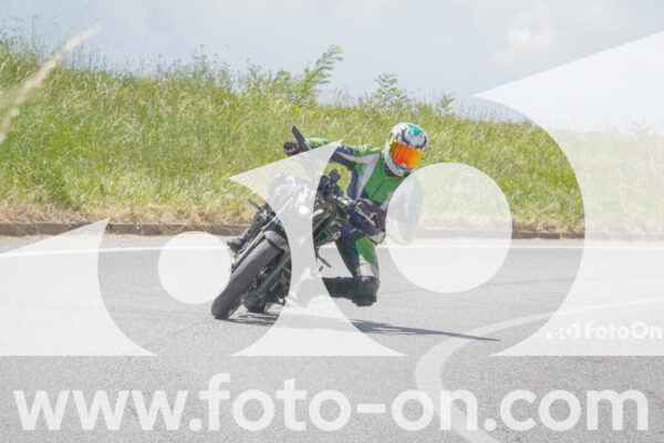 <h1 class="product-title">thumb_FF104590</h1>