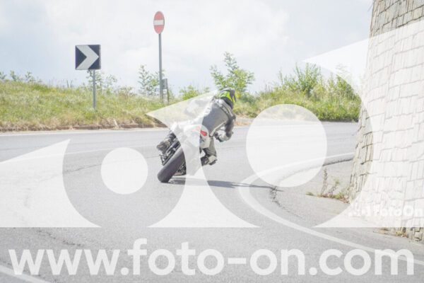 <h1 class="product-title">thumb_FF104641</h1>