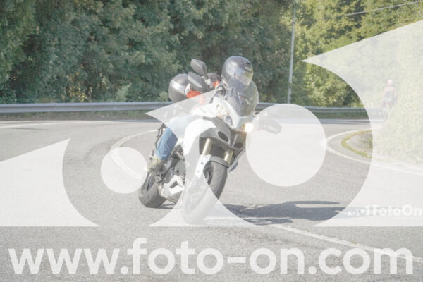 <h1 class="product-title">thumb_FF104646</h1>