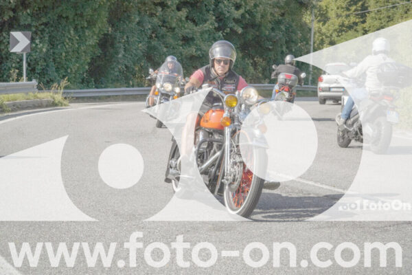 <h1 class="product-title">thumb_FF104664</h1>