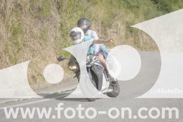 <h1 class="product-title">thumb_FF104732</h1>