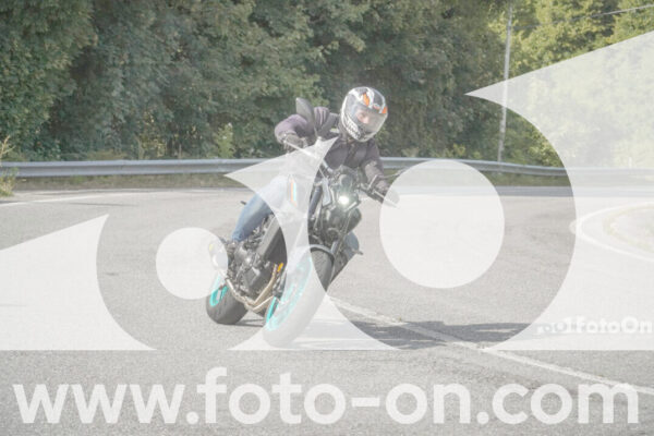 <h1 class="product-title">thumb_FF104752</h1>