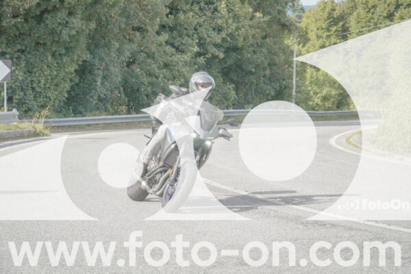 <h1 class="product-title">thumb_FF104754</h1>
