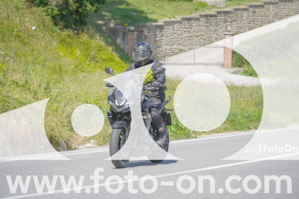 <h1 class="product-title">thumb_FF104784</h1>