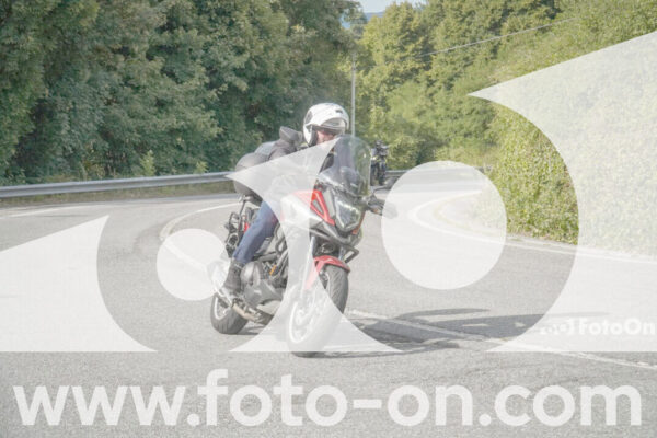 <h1 class="product-title">thumb_FF104785</h1>