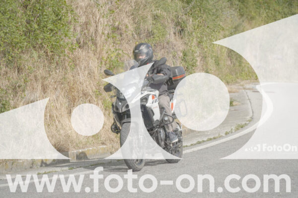 <h1 class="product-title">thumb_FF104793</h1>