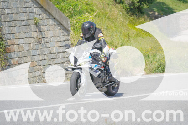 <h1 class="product-title">thumb_FF104811</h1>