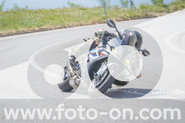 <h1 class="product-title">thumb_FF104833</h1>