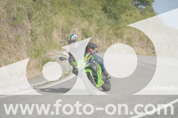 <h1 class="product-title">thumb_FF104845</h1>