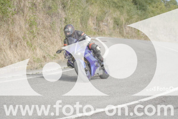 <h1 class="product-title">thumb_FF104893</h1>