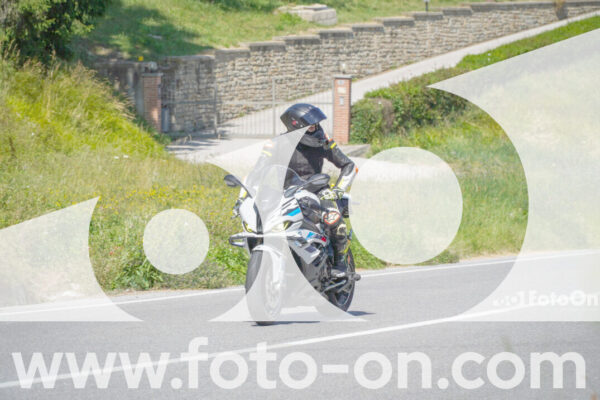 <h1 class="product-title">thumb_FF104924</h1>