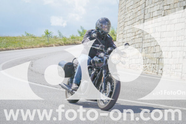 <h1 class="product-title">thumb_FF104957</h1>