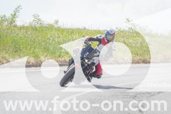 <h1 class="product-title">thumb_FF105152</h1>