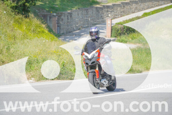 <h1 class="product-title">thumb_FF105394</h1>