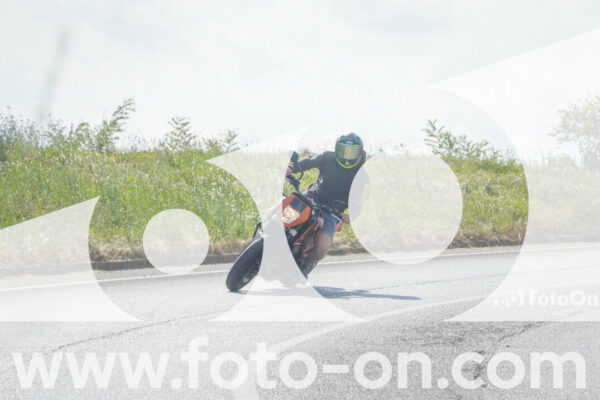 <h1 class="product-title">thumb_FF105954</h1>