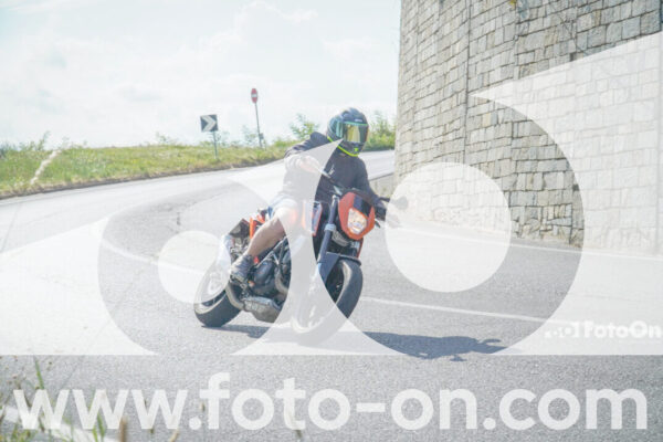 <h1 class="product-title">thumb_FF105956</h1>