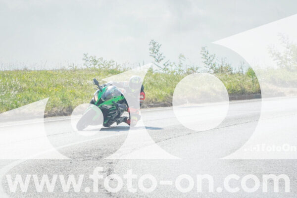 <h1 class="product-title">thumb_FF106065</h1>