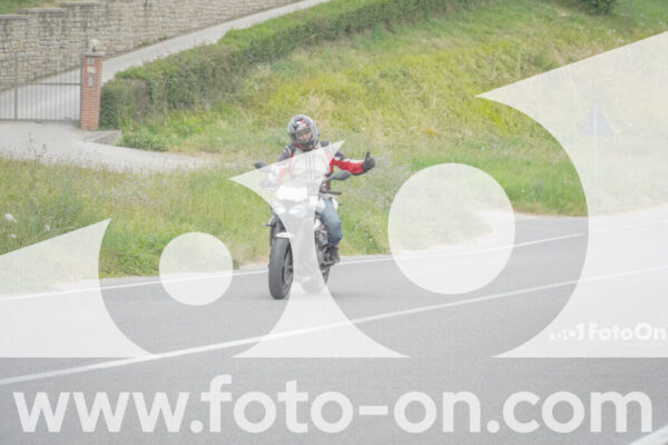 <h1 class="product-title">thumb_FF106856_1</h1>
