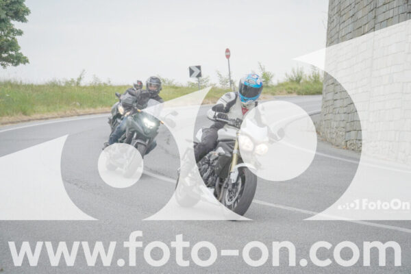 <h1 class="product-title">thumb_FF106902</h1>