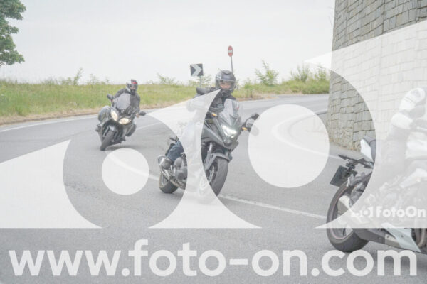 <h1 class="product-title">thumb_FF106904</h1>