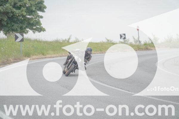 <h1 class="product-title">thumb_FF106915</h1>
