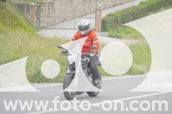 <h1 class="product-title">thumb_FF106933</h1>