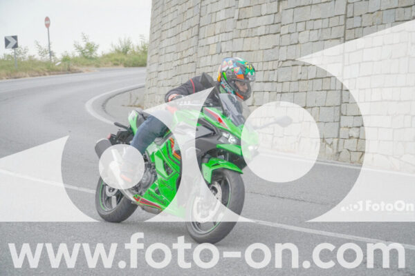 <h1 class="product-title">thumb_FF106976</h1>