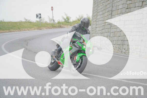 <h1 class="product-title">thumb_FF106979</h1>