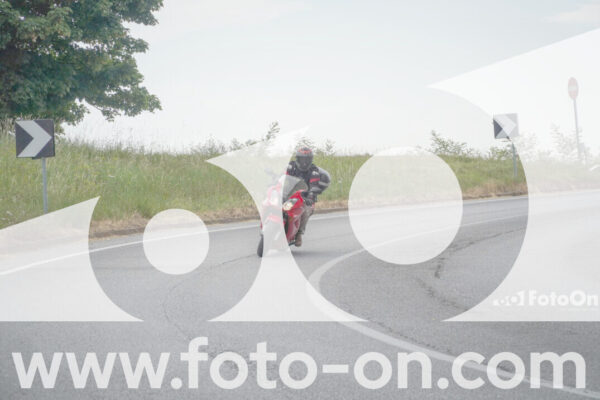 <h1 class="product-title">thumb_FF107057</h1>