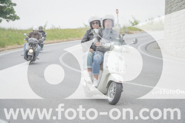 <h1 class="product-title">thumb_FF107086</h1>