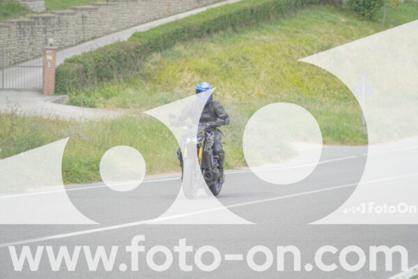 <h1 class="product-title">thumb_FF107103</h1>