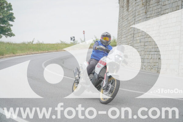 <h1 class="product-title">thumb_FF107113</h1>