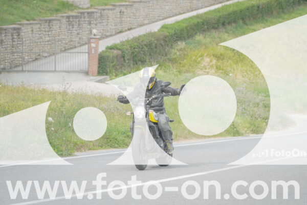 <h1 class="product-title">thumb_FF107268</h1>