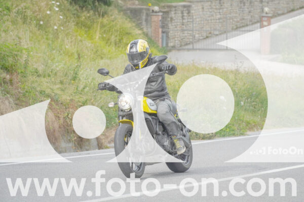 <h1 class="product-title">thumb_FF107271</h1>