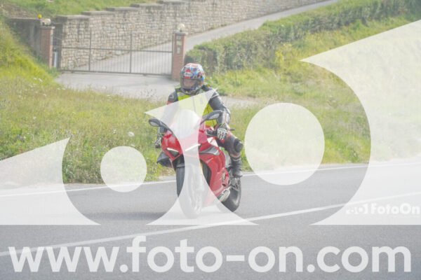 <h1 class="product-title">thumb_FF107310</h1>