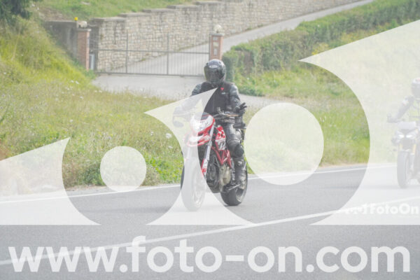 <h1 class="product-title">thumb_FF107321</h1>