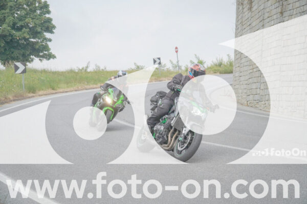 <h1 class="product-title">thumb_FF107356</h1>
