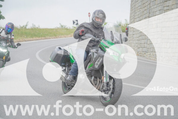 <h1 class="product-title">thumb_FF107383</h1>