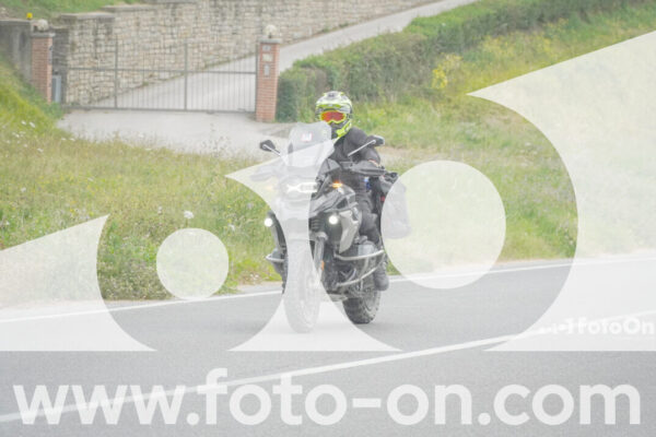 <h1 class="product-title">thumb_FF107390</h1>