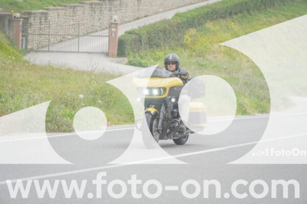 <h1 class="product-title">thumb_FF107399</h1>