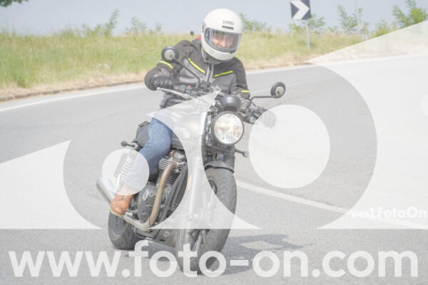 <h1 class="product-title">thumb_FF107411</h1>