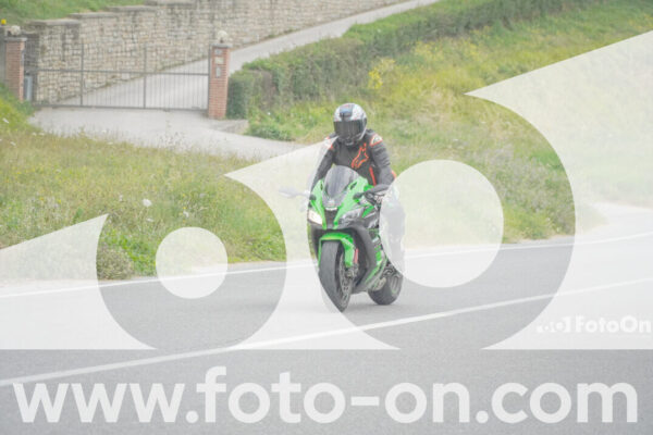 <h1 class="product-title">thumb_FF107425</h1>
